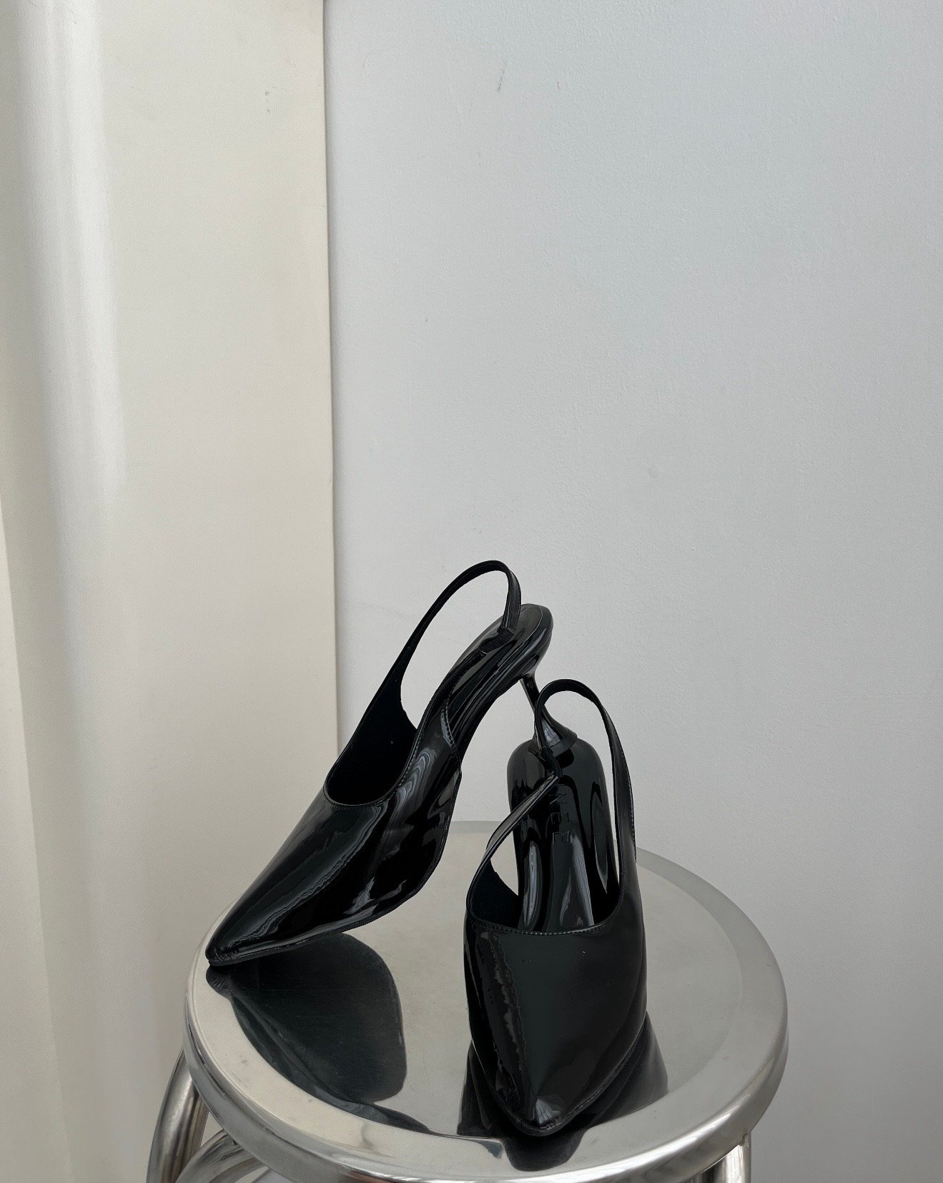 edith-black Edith - Image 4